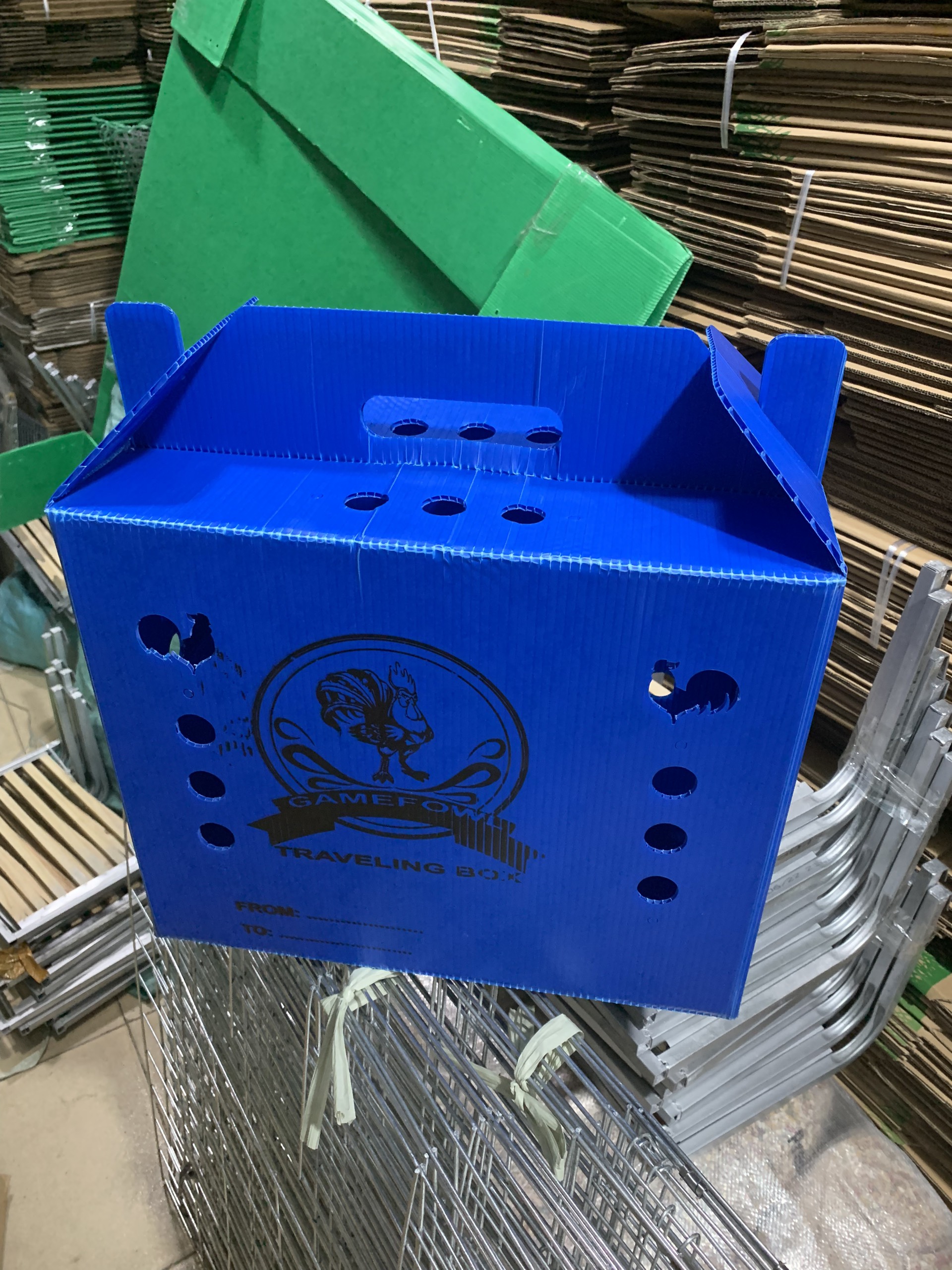 Thùng nhựa gà tre ngủ (Kèm tấm lót)