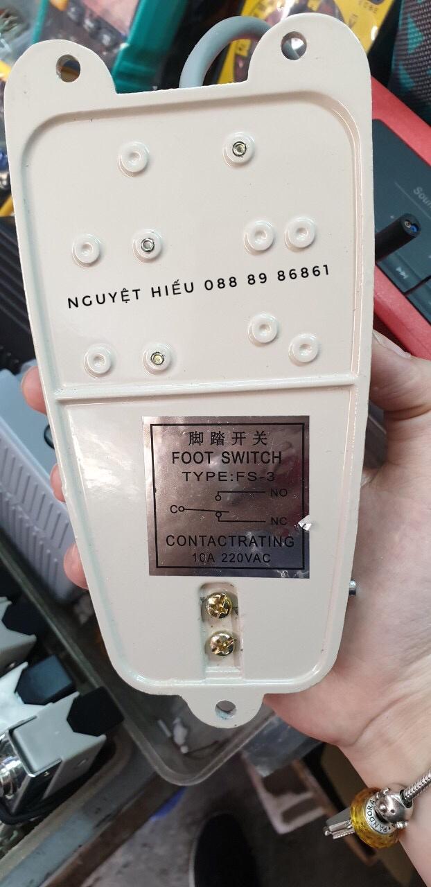 Công tắc bàn đạp điện FS-3 220VAC-10A