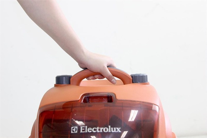 12.12 Máy Hút bụi Electrolux Z931