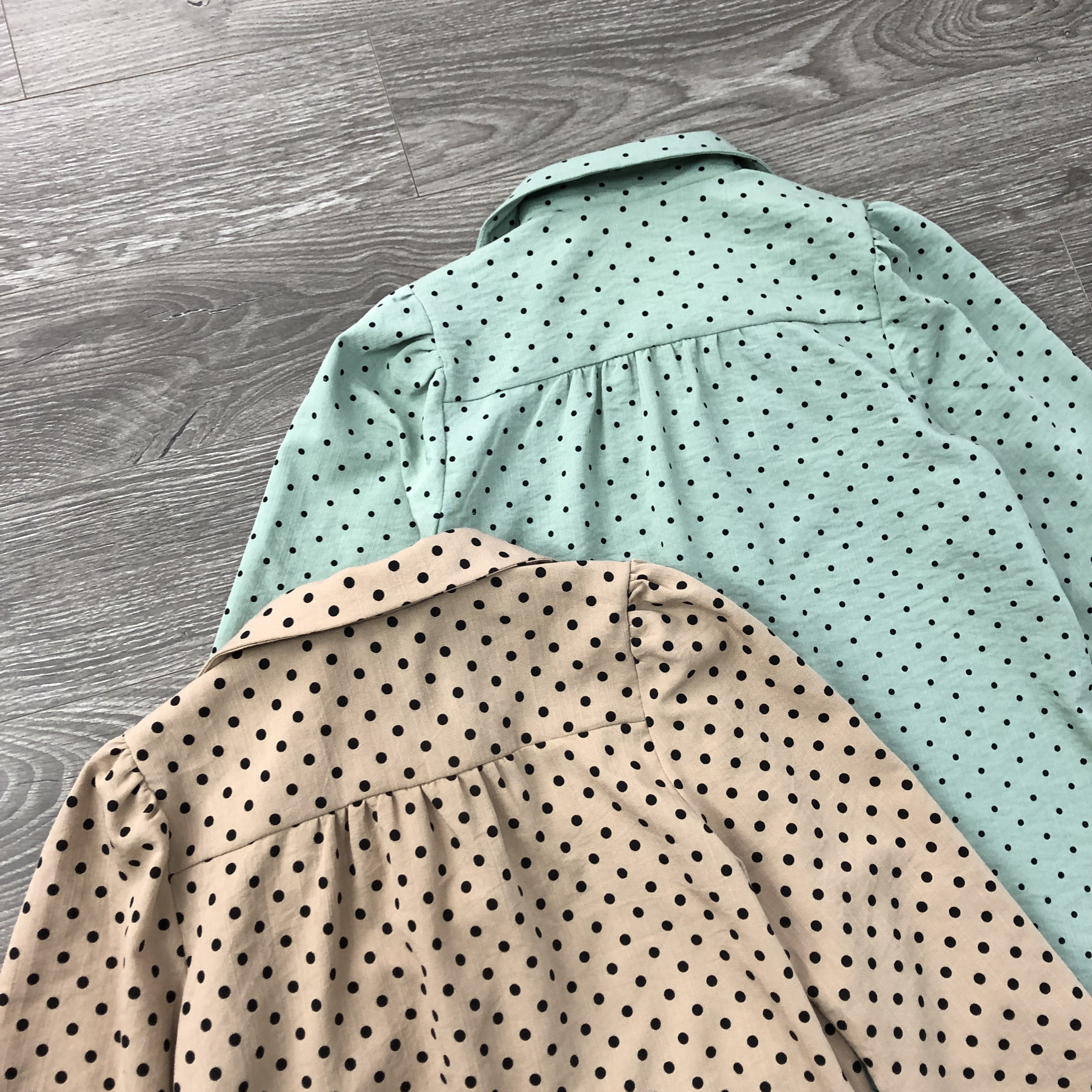 Áo smi H@BBS linen thun nút chấm bi