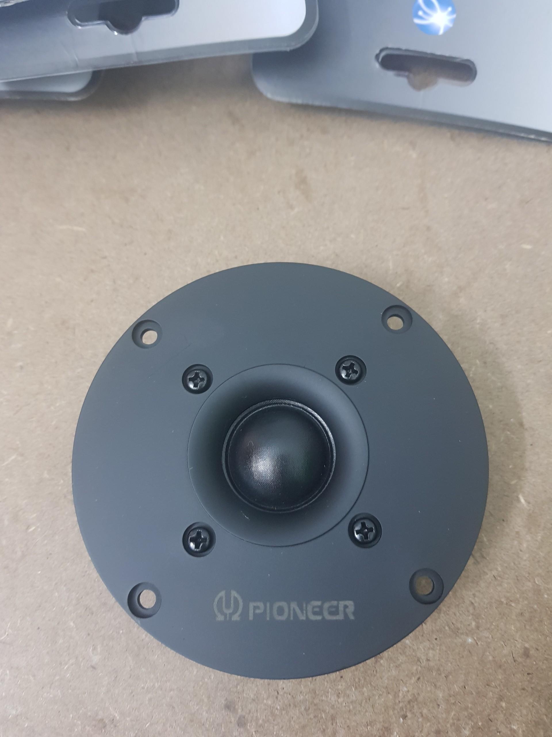 Đôi loa trép Pioneer  màng lụa