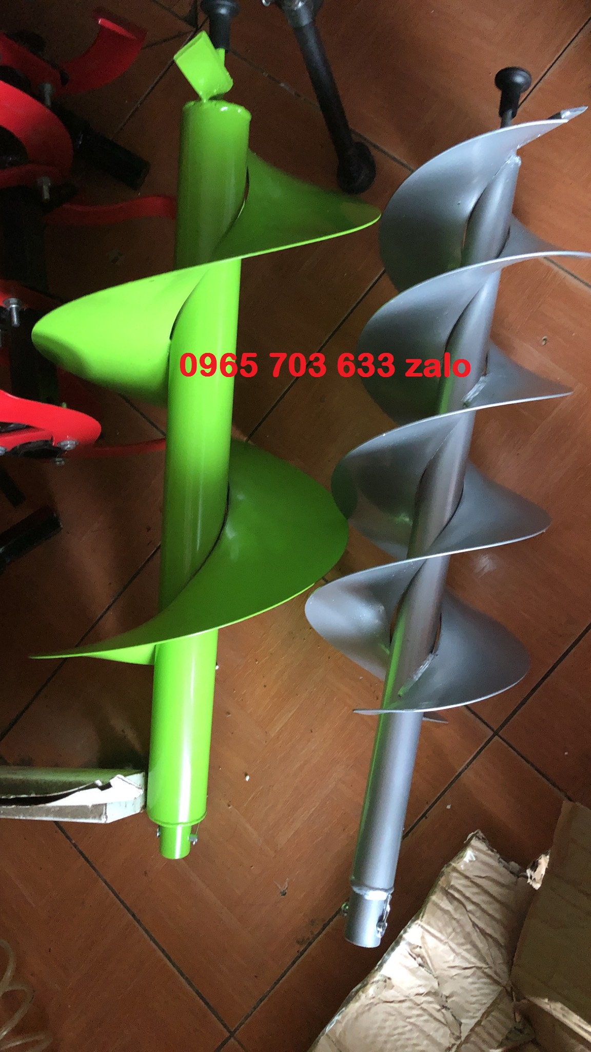 Mũi khoan đất đường kính 20cm,dài 80cm lắp cho máy khoan đất.