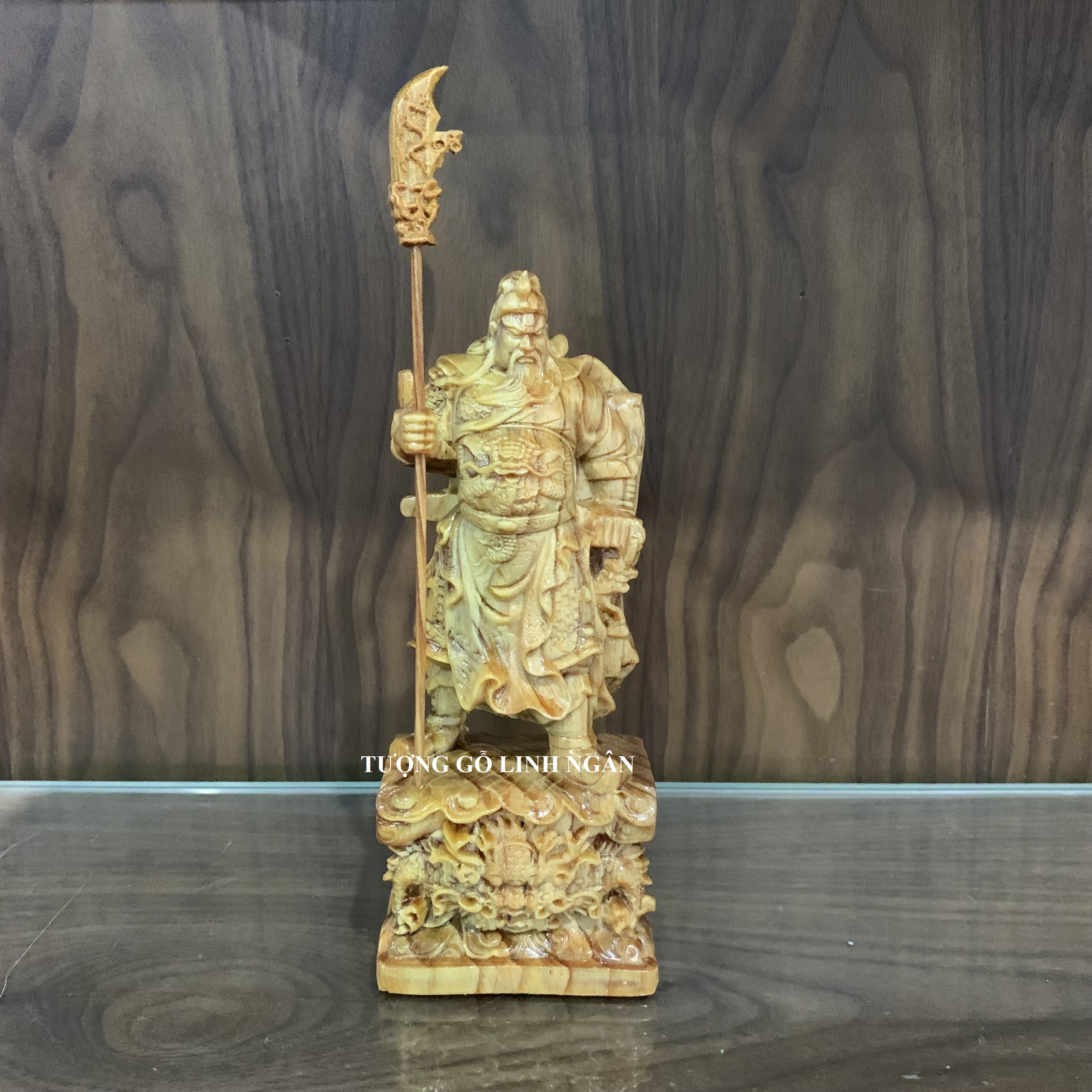 Tượng Quan Công gỗ huyết long cao 20 cm