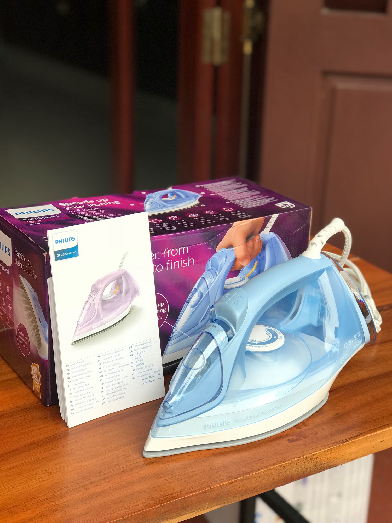 Bàn ủi hơi nước Philips GC2676