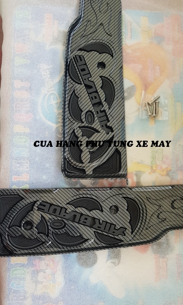 Thảm lót chân gắn xe AirBlade 2020 cacbon