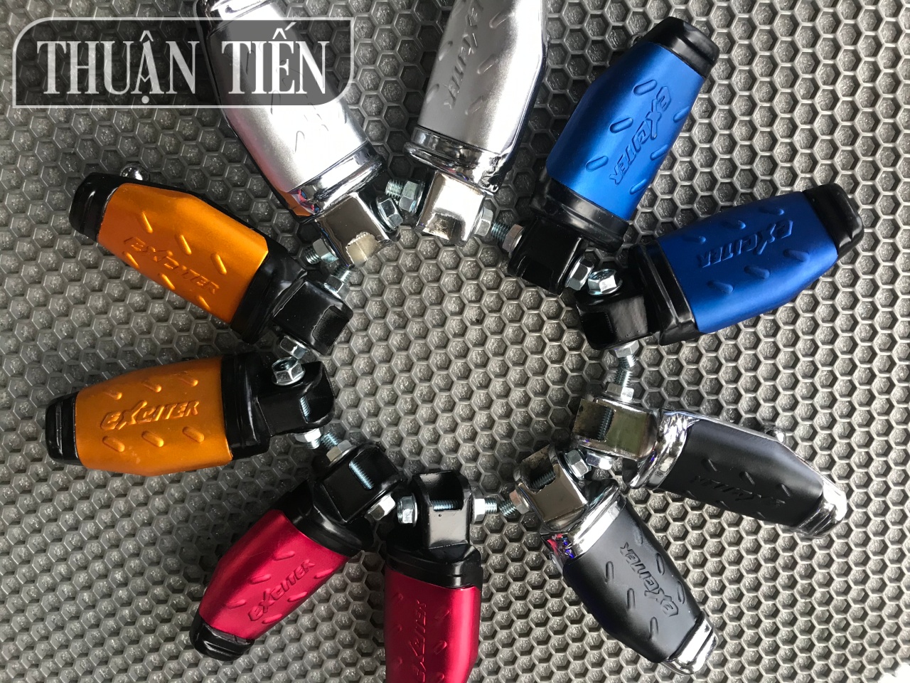 GÁC CHÂN TRƯỚC EXCITER 135 (2011 -2014) NHÔM MÀU
