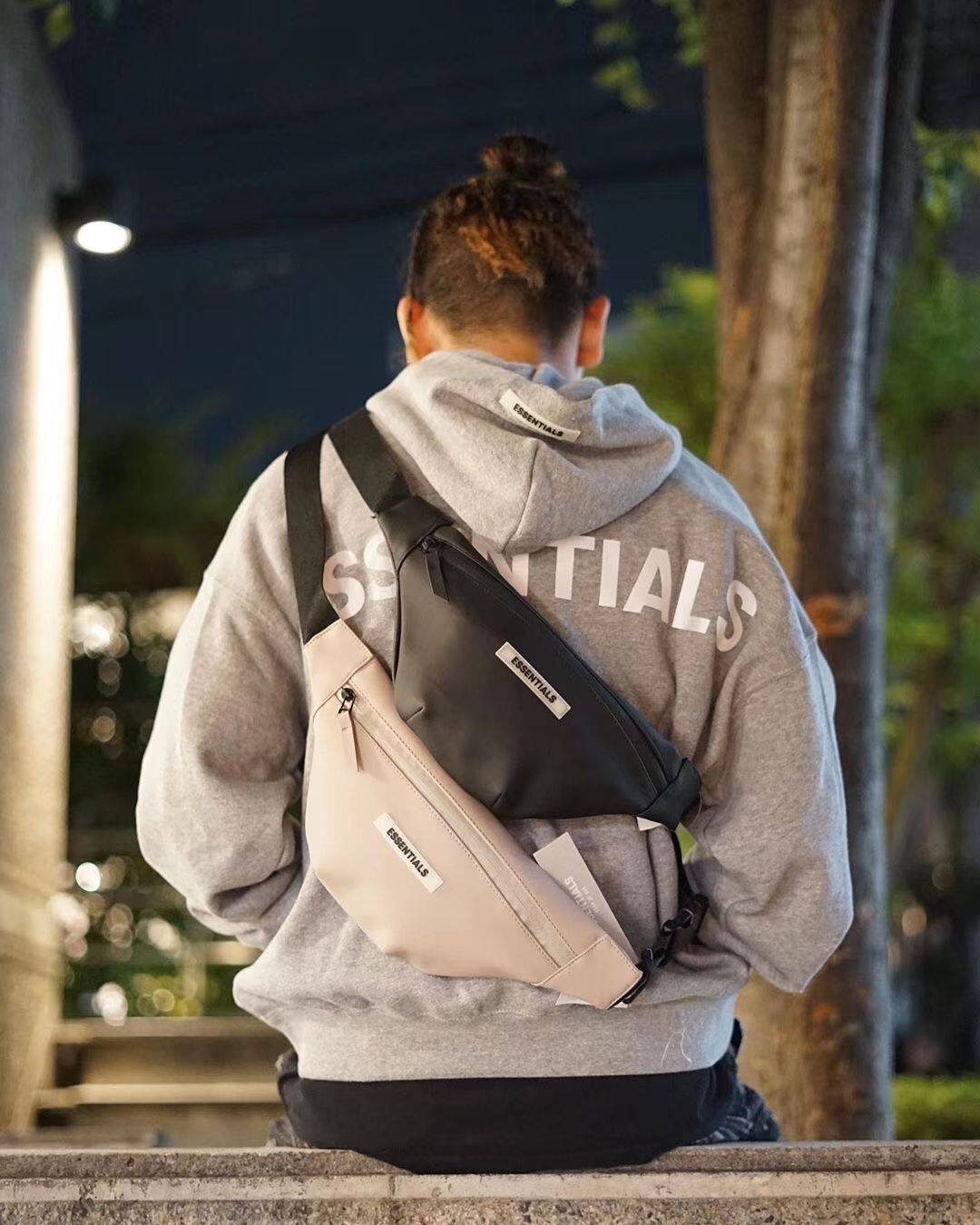 Túi Đeo Chéo Nam Nữ Essentials Sling Bag Túi Bao Tử