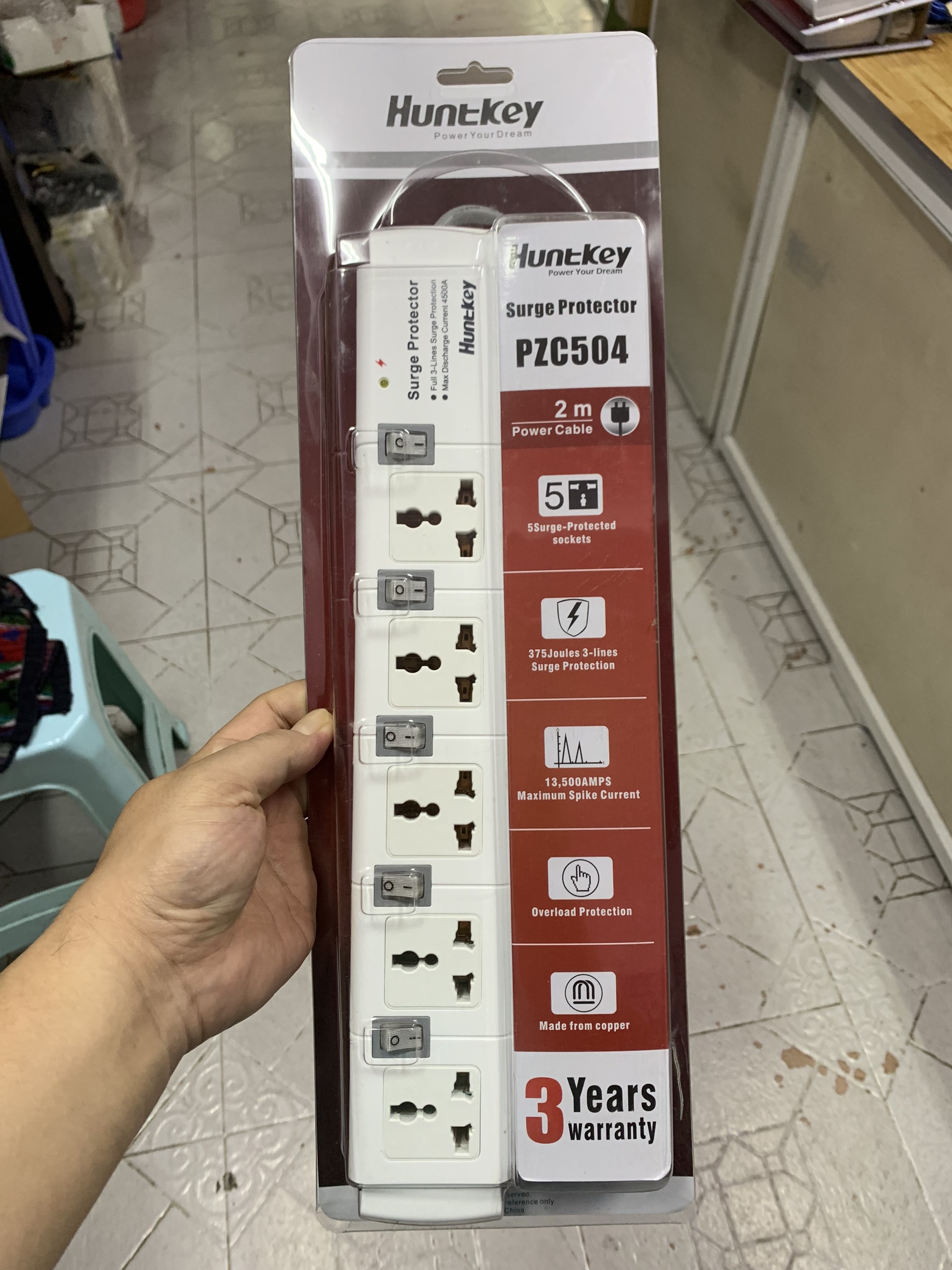 Ổ Điện 5 chấu HUNTKEY PZC504
