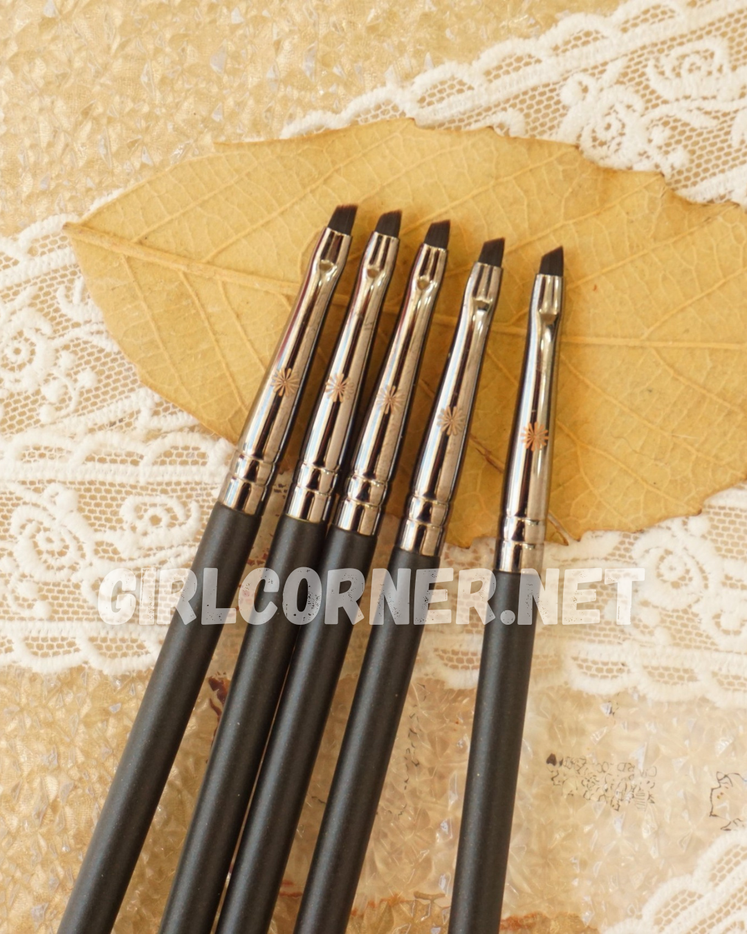 Cọ Kẻ Mắt Gel Piccasso Eyeshadow Brush 742