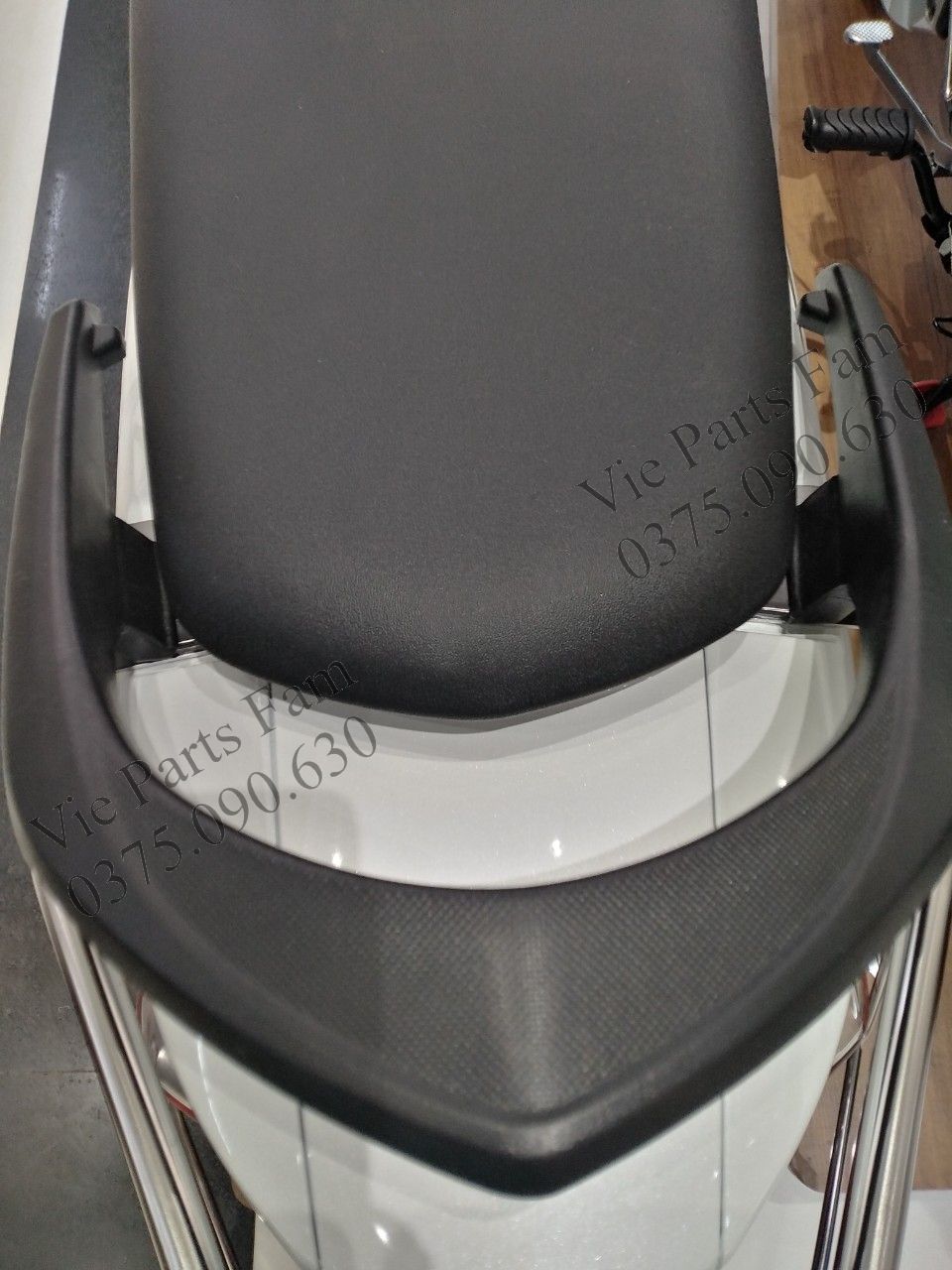 Tay dắt / quai yên wave a 110 / wave anpha 110 , chính hiệu honda motor vn
