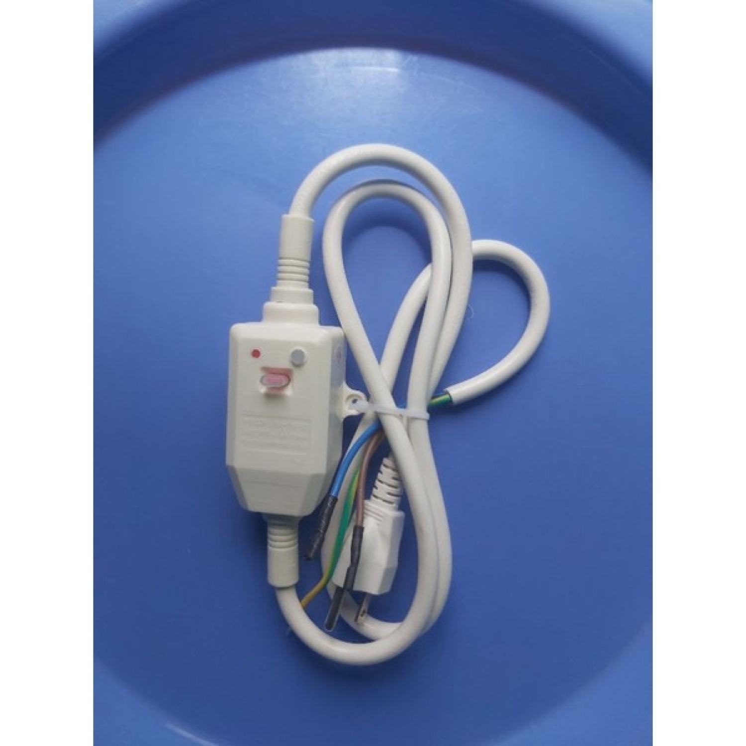 Dây chống giật bình nóng lạnh Ariston. Elcb