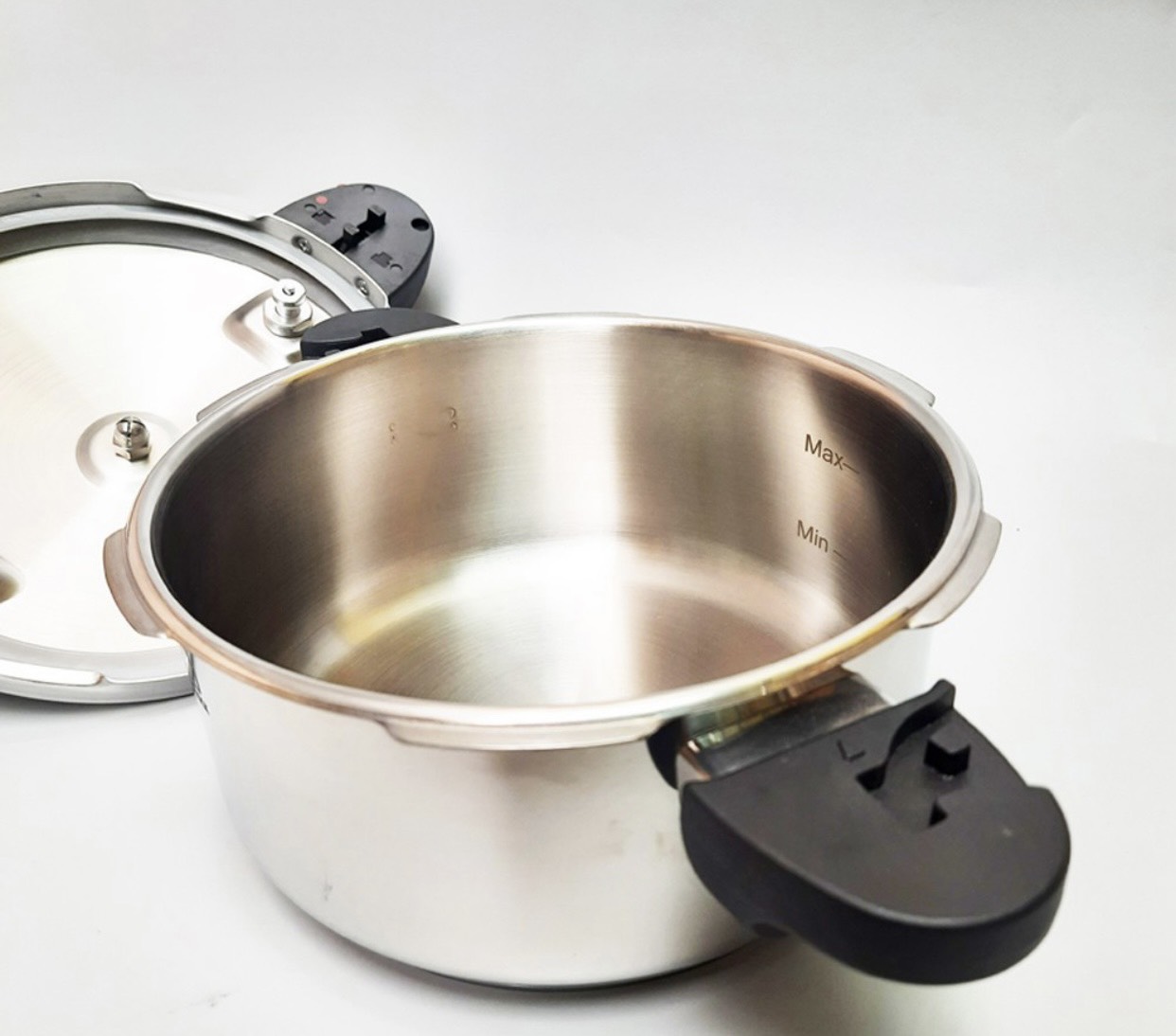NỒI ÁP SUẤT INOX LOCKNLOCK LYD2182 Dung Tích 4L.