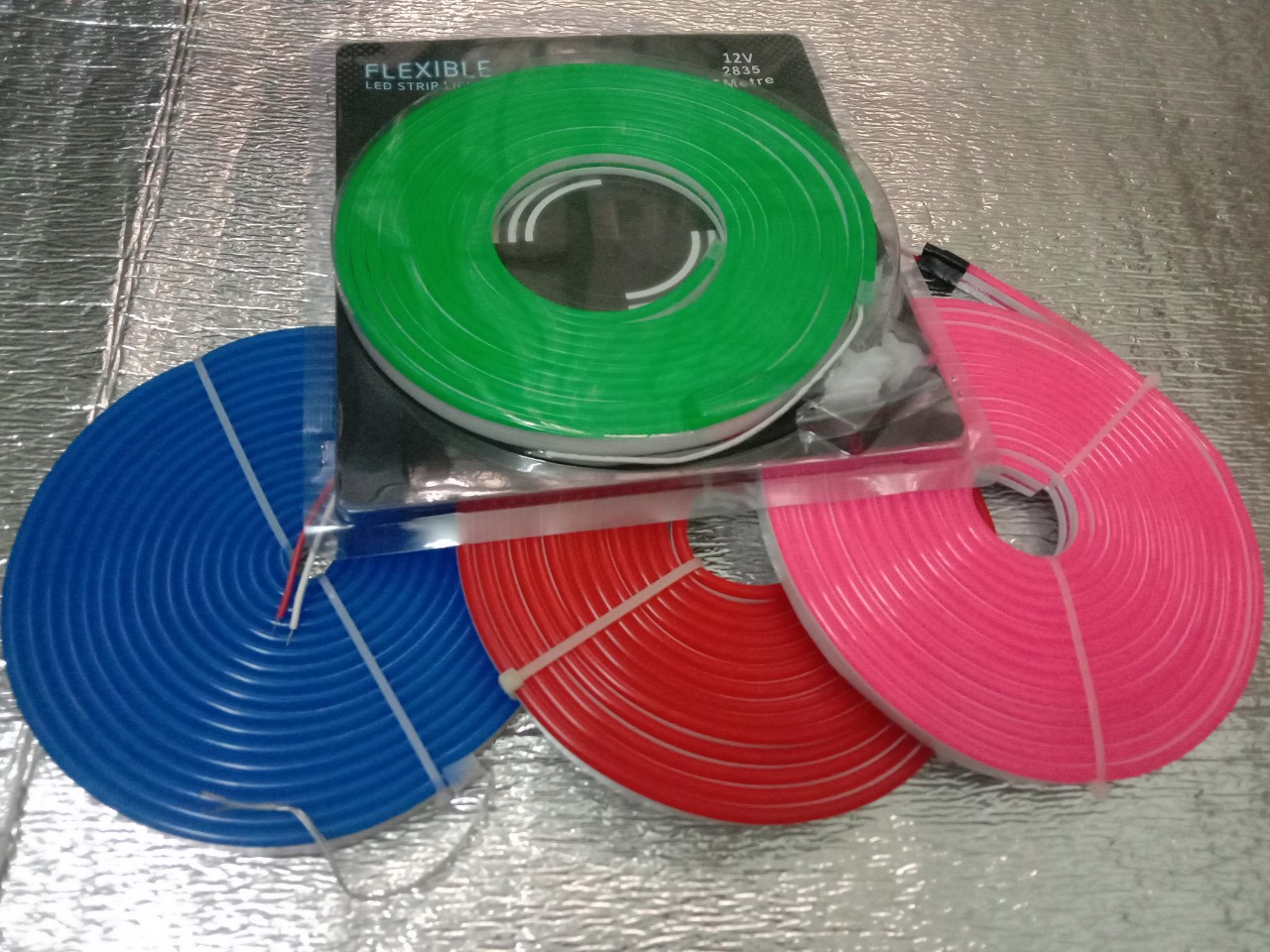 Dây đèn trang trí NEON uốn chữ cuộn 5m(có 7 màu)