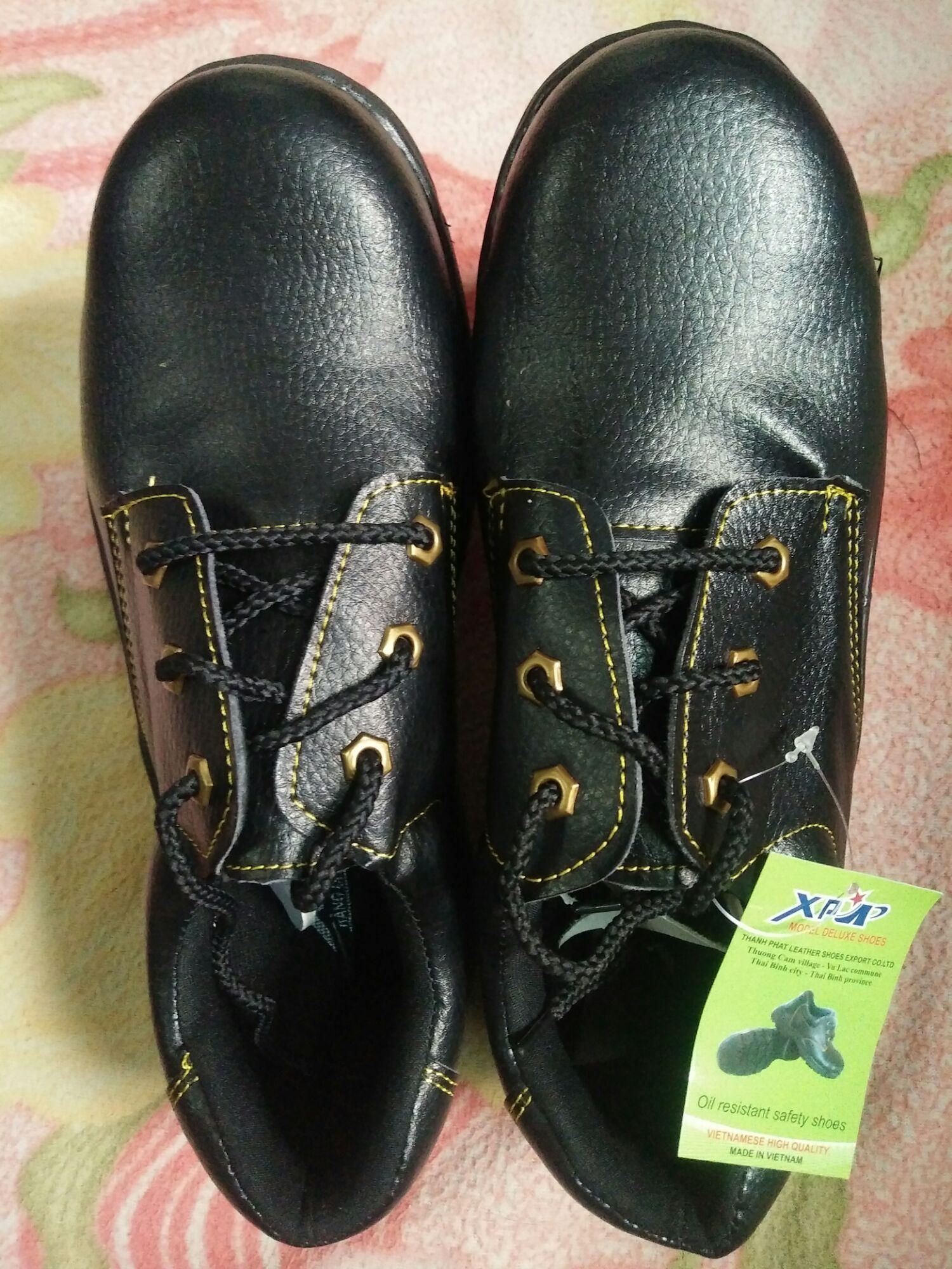 Giày bảo hộ lao đông