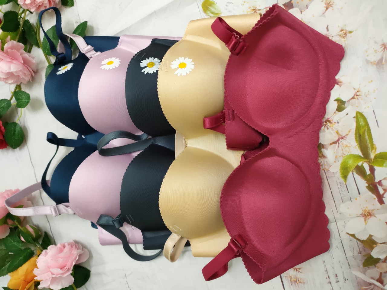 ÁO NGỰC SU ĐÚC CUP NGANG HOA CÚC