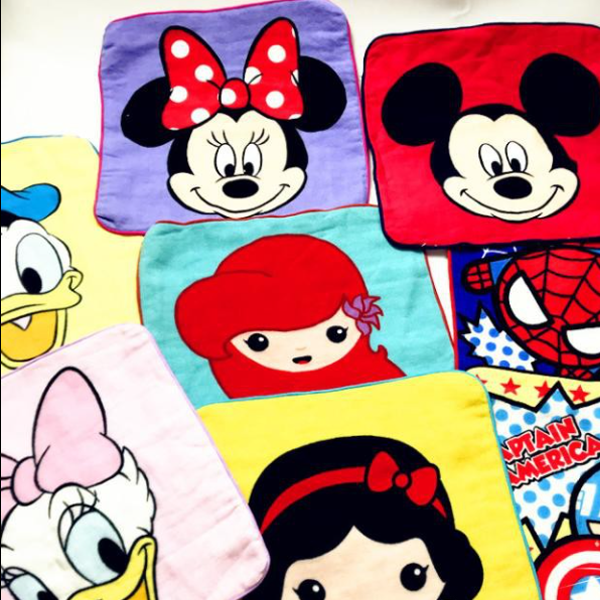 KHĂN TAY DISNEY 25*25 (Hình Princess/ Elsa/ Mickey/ Minnie/ Avengers/ Pooh/ Donald) -GABBY STORE