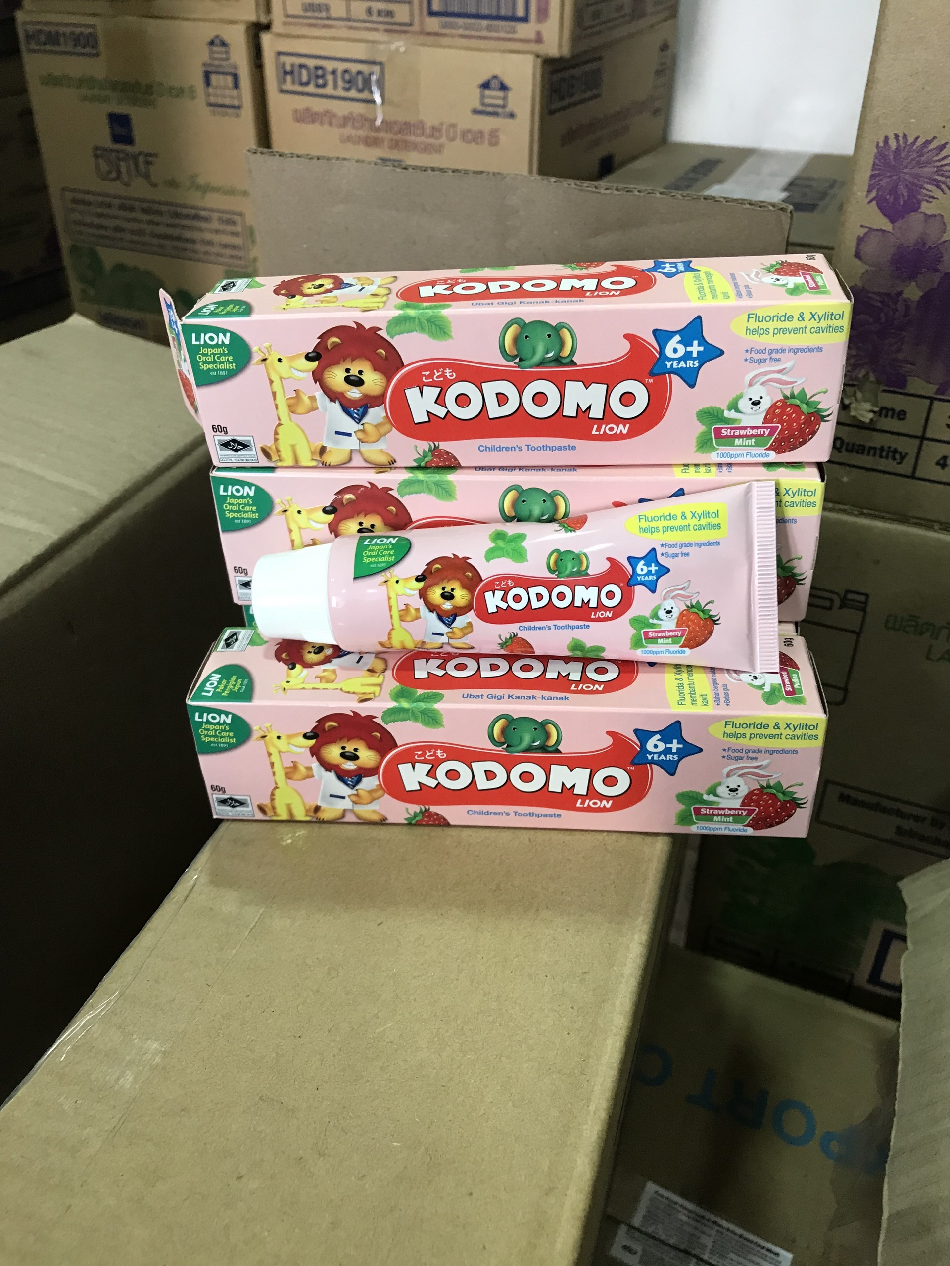 Kem đánh răng trẻ em 6+ Kodomo 60g Nhật Bản