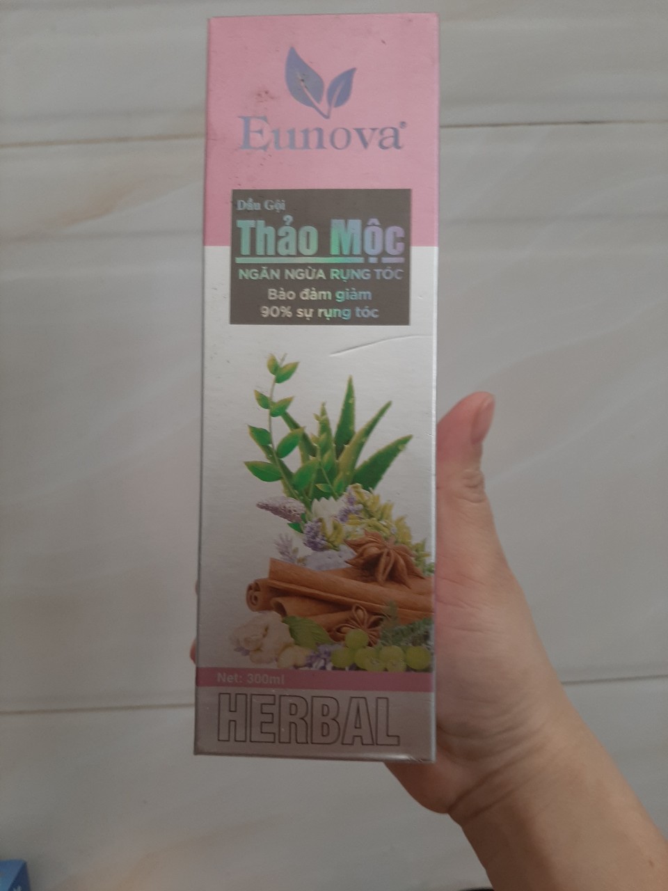 dầu gội thảo dược Eunova 300ml