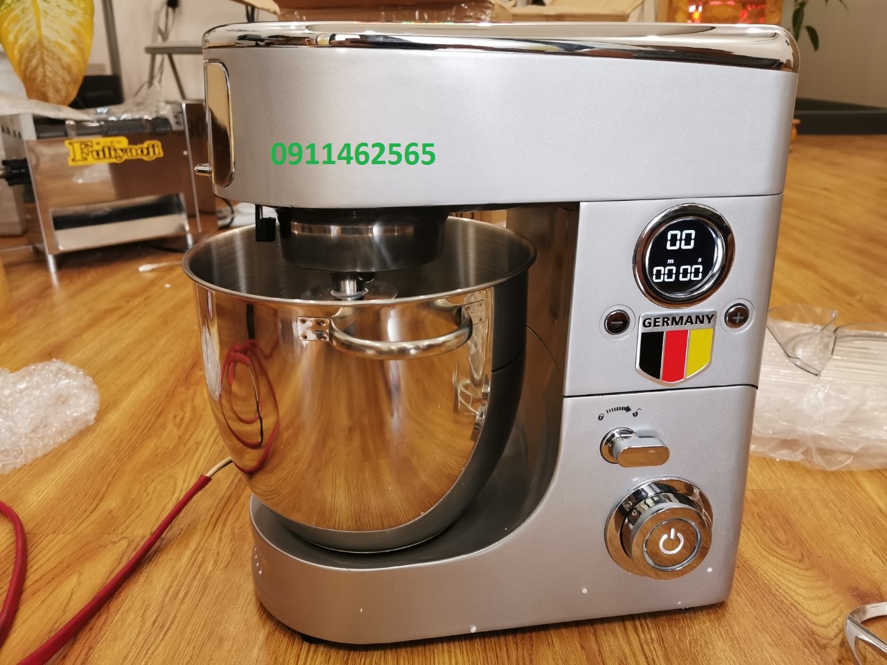 máy trộn bột đánh trứng 7 lít công suất 1500w cao cấp