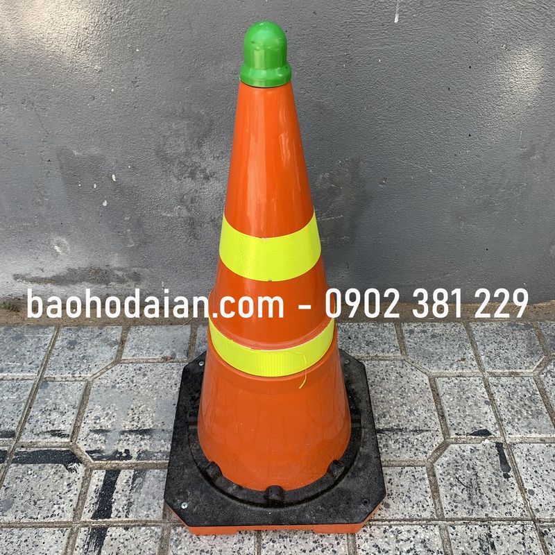 Cọc tiêu nhựa phản quang hình nón - GT.53 (63cm)