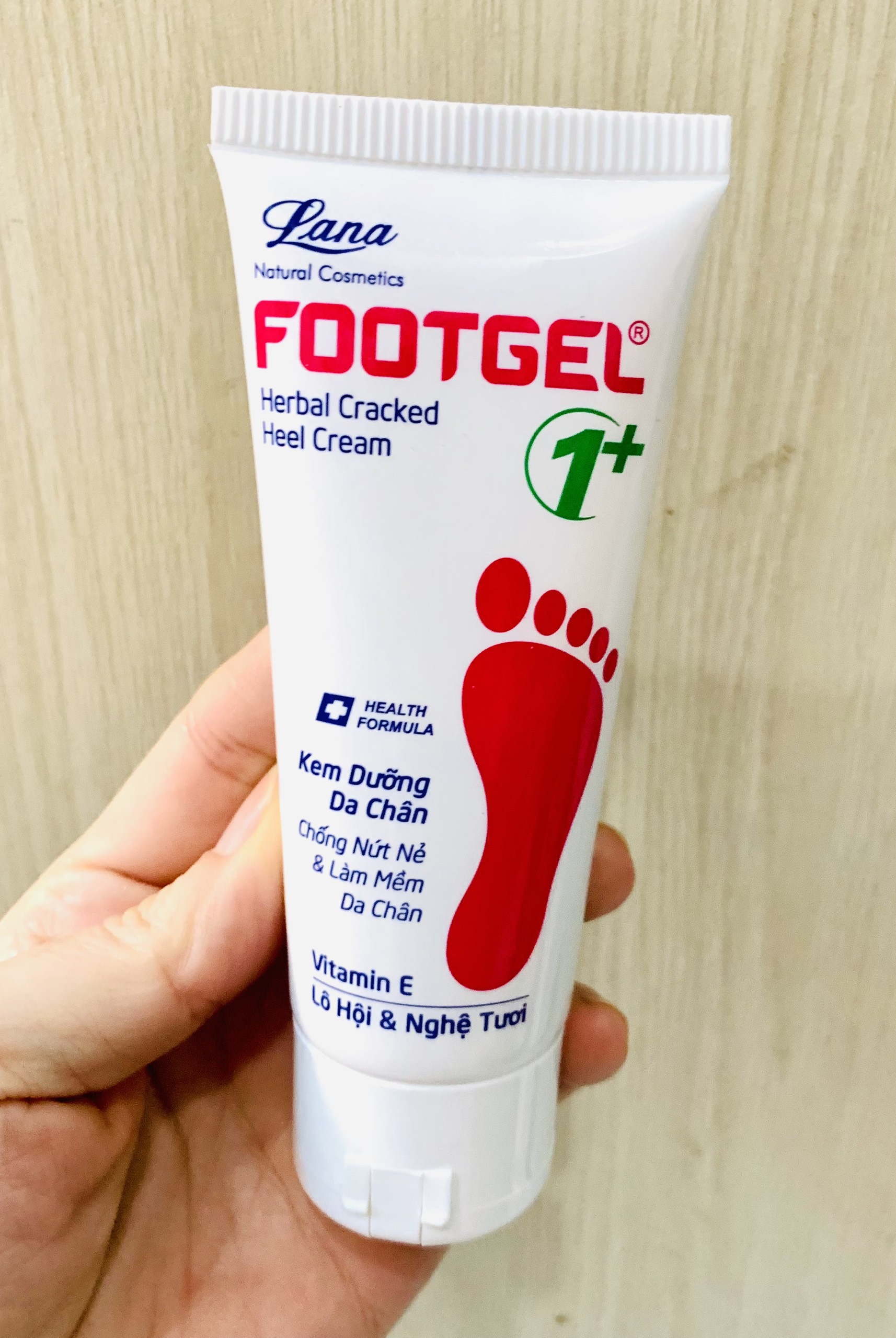 [HCM] ( Chính hãng) 1 TUÝP KEM DƯỠNG DA CHÂN NỨT NẺ & LÀM MỀM LANA 1+ FOOTGEL HERBAL CRACKED HEEL CREAM 50G