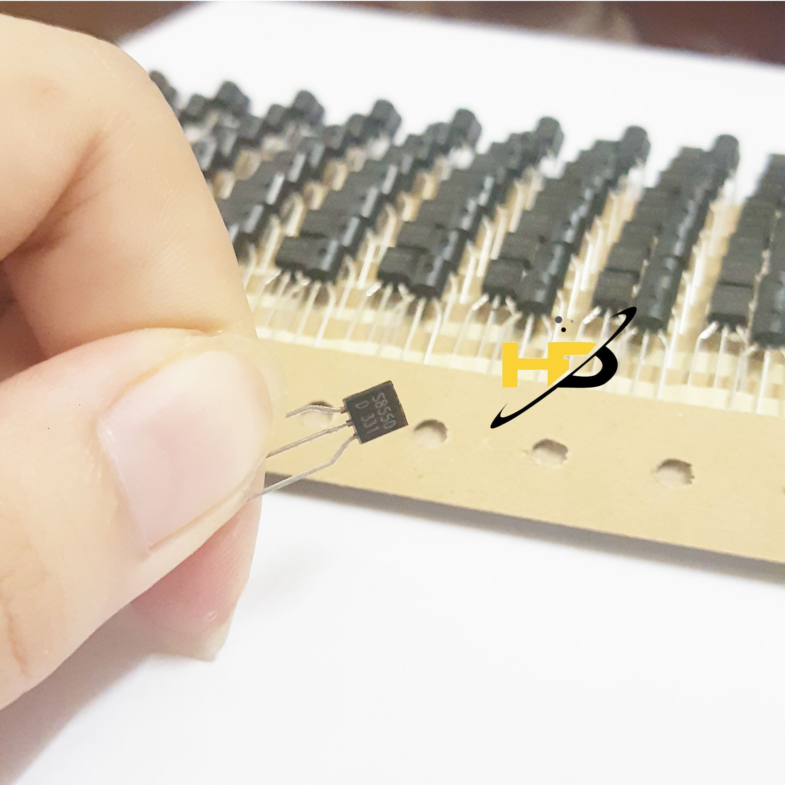 Bộ 20 Con Transitor S8550 Chân Đồng Dùng Cho Mạch Bếp Từ