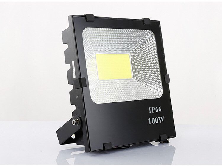 Đèn pha LED 100W lắp ngoài trời Ip66