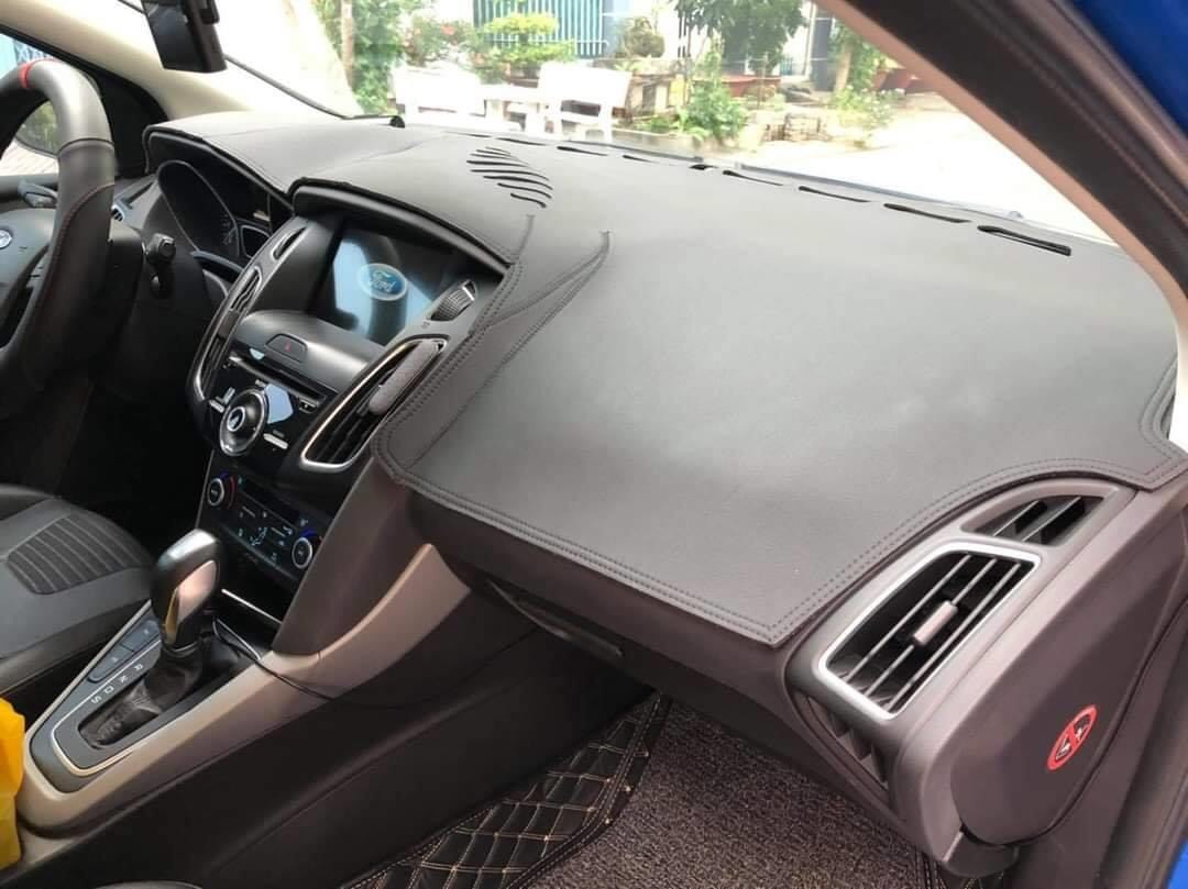 Thảm taplo da vân carbon cao cấp ford focus 2014-2019