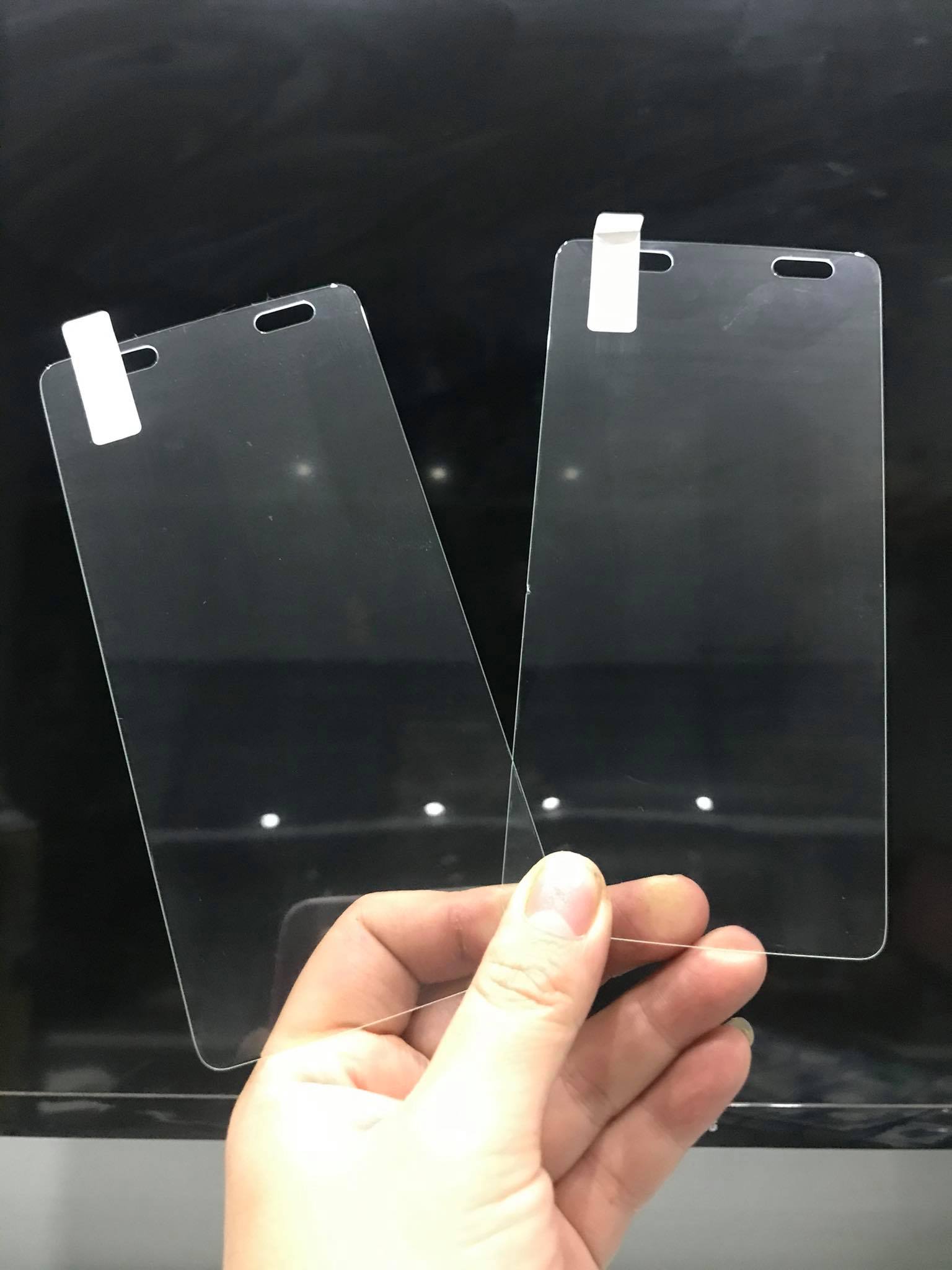 Kính cường lực Blackberry Deteck 60