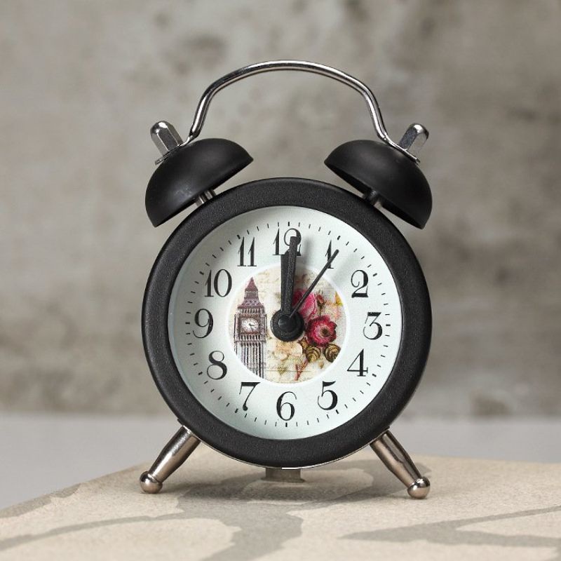 Đồng hồ báo thức hai quả chuông