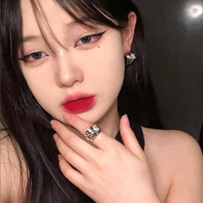 [Genuine] Cream Lipstick Mac powder kiss liquid color 975 Ruby boo-Red Ruby heated