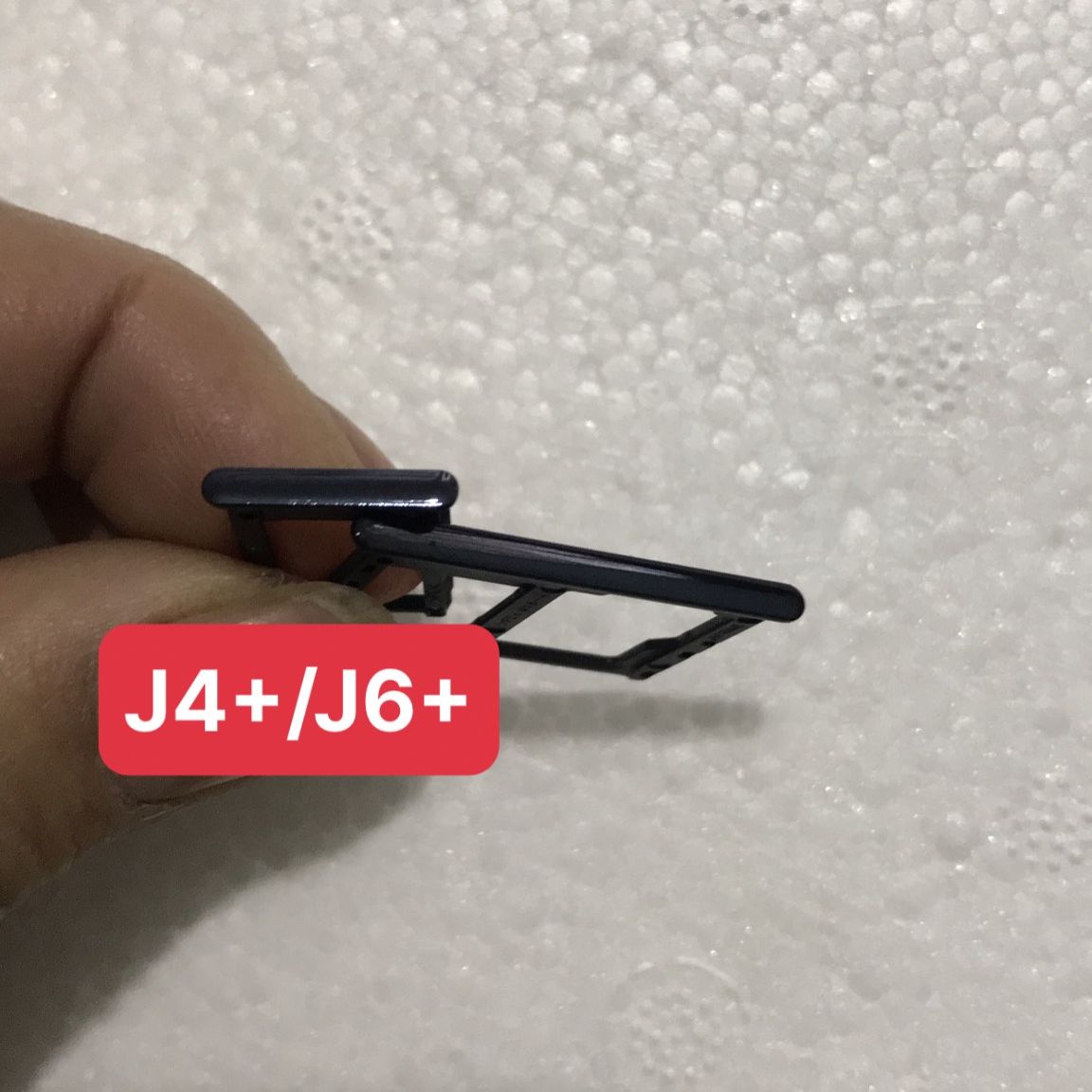 Khay sim samsung J6+/ J6 plus  (gồm khay sim và khay thẻ nhớ)
