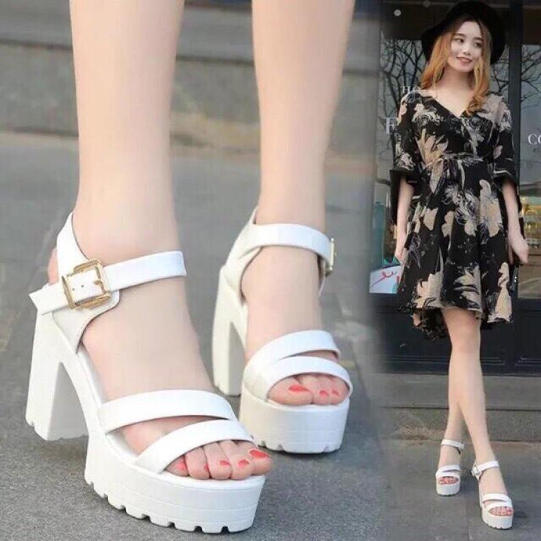 Dép sandal đế thô chống đau chân giá rẻ