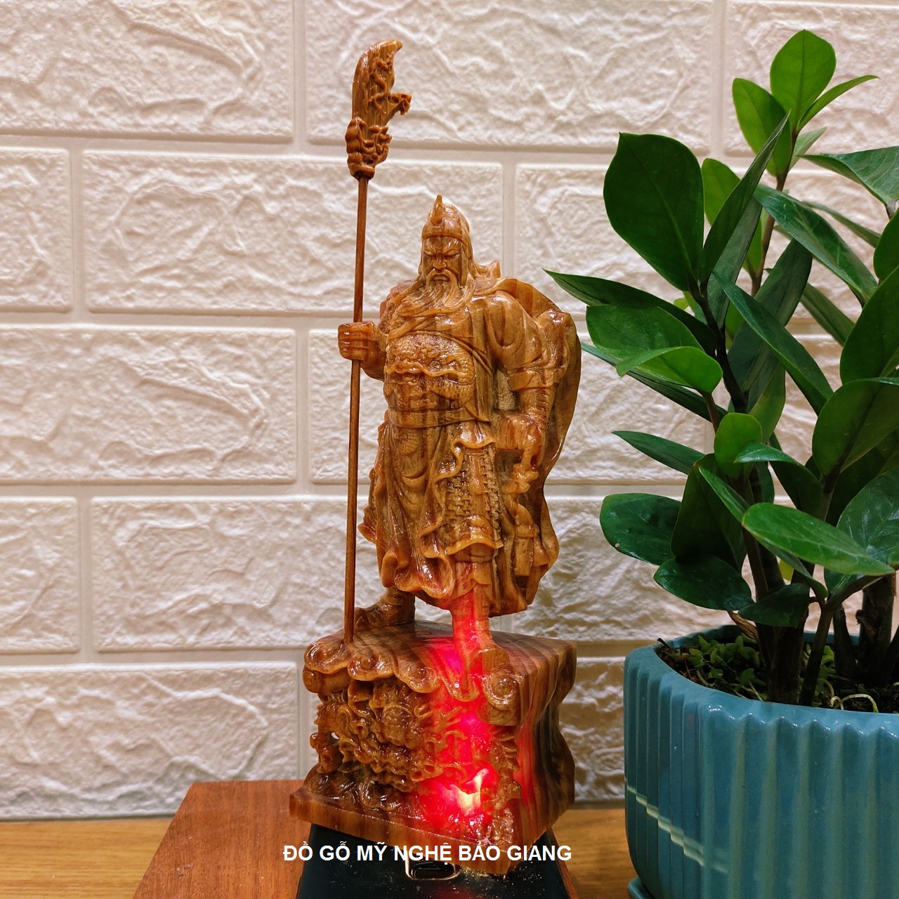 Tượng quan công gỗ huyết long cao 20 cm