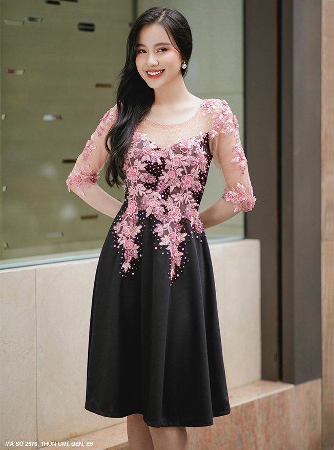 MyDu Shop | MS 2576 – Đầm Xòe Trung Niên Đắp Ren Thêu Hoa Tay phối lưới Kết Xoàn Sang Trọng
