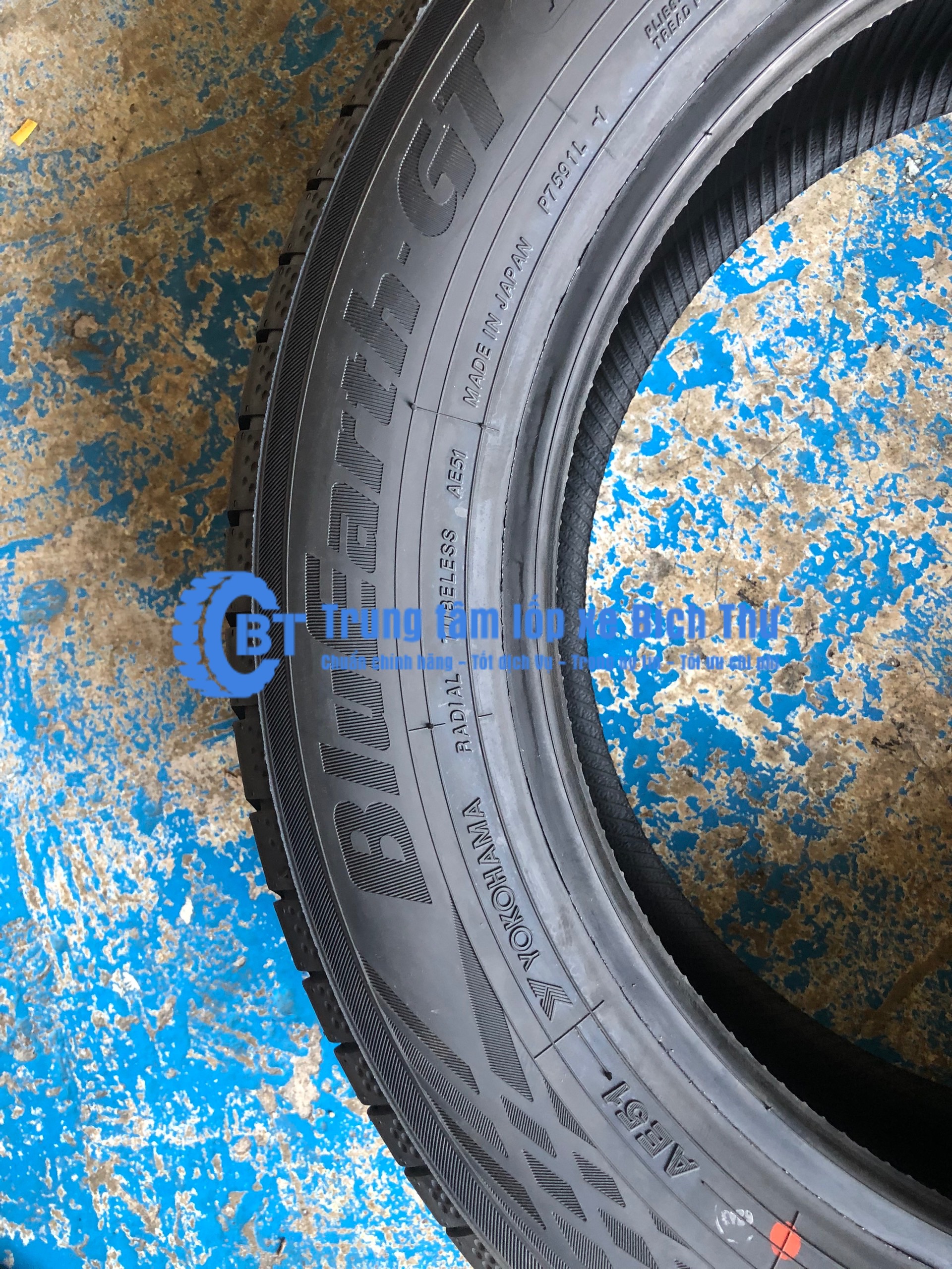 Lốp Yokohama 185/60R16 AE51