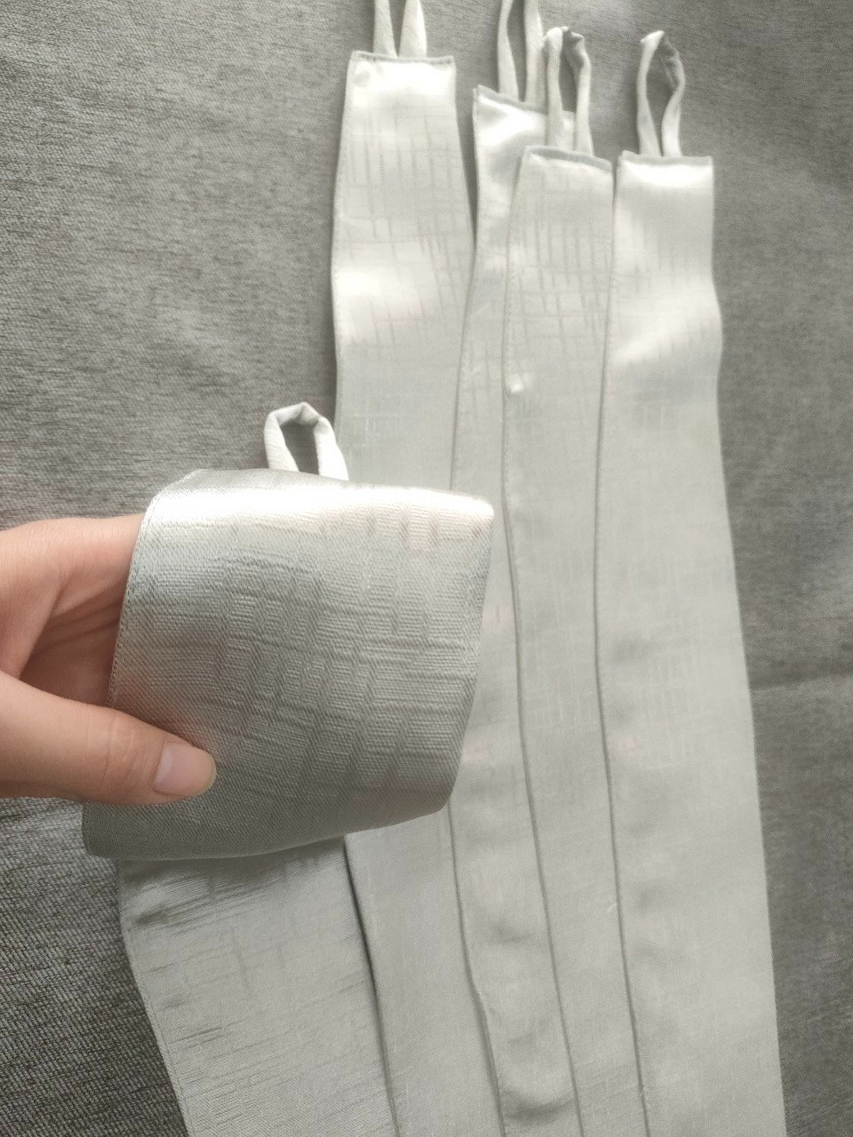 Dây buộc rèm màu xám nhạt