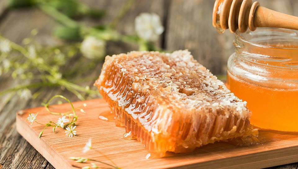 Mật ong rừng nguyên sáp 600G