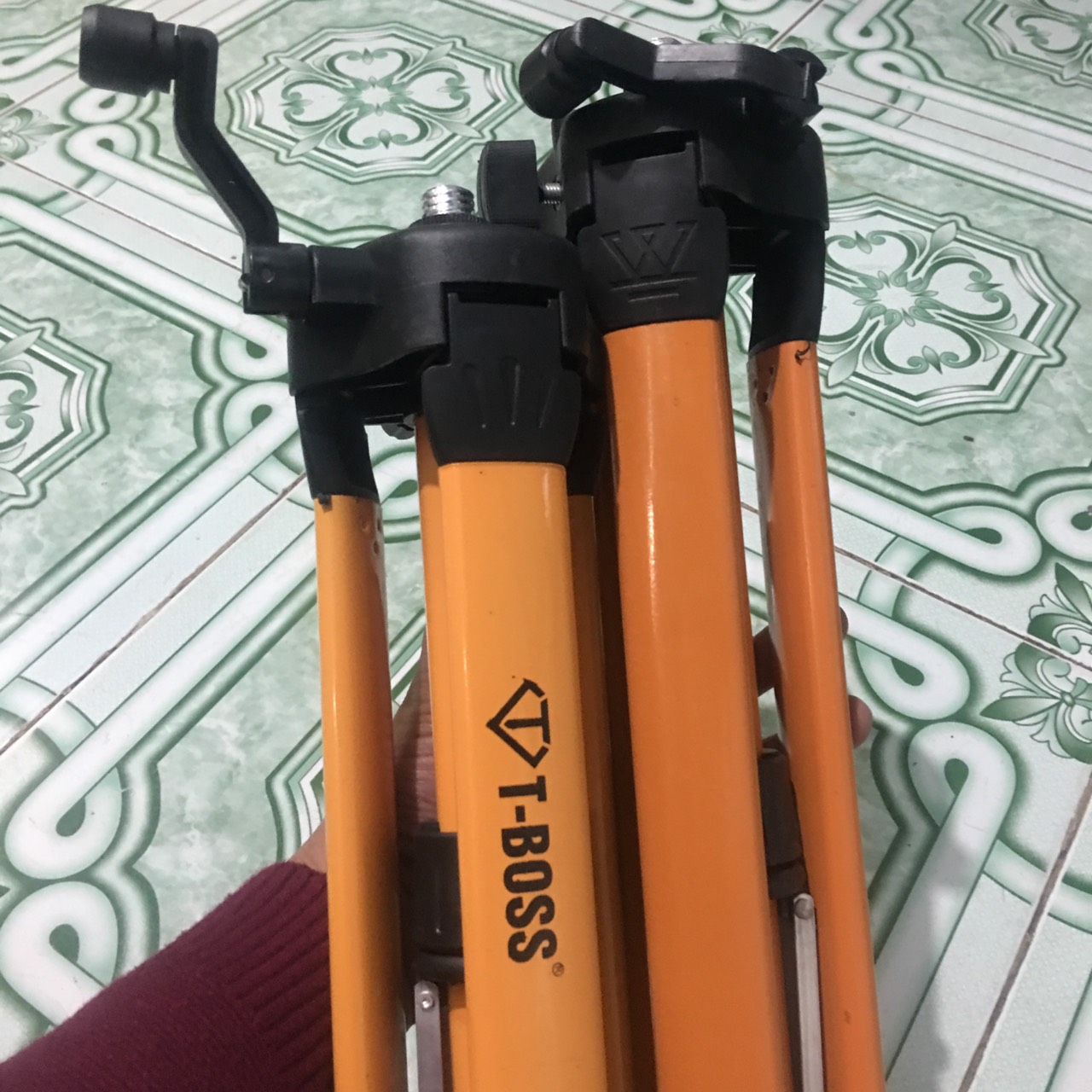 Chân Máy Cân Bằng Laser