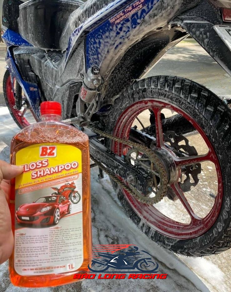 Nước Rửa Xe,Xà phòng BZ bóng loáng đậm đặc dành cho xe máy,oto,moto...1 lít