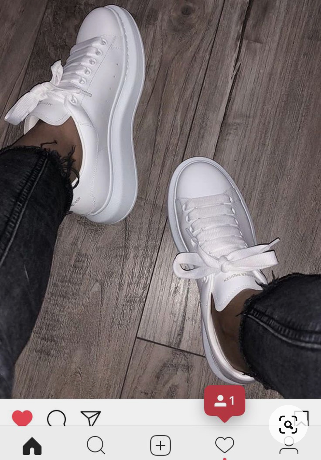 Alexander Mcqueen trắng