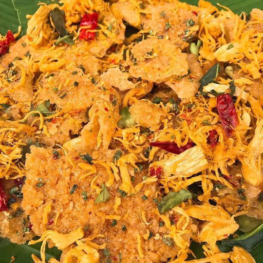 500Gr Cơm Cháy Chiên Mắm Lắc Khô Gà