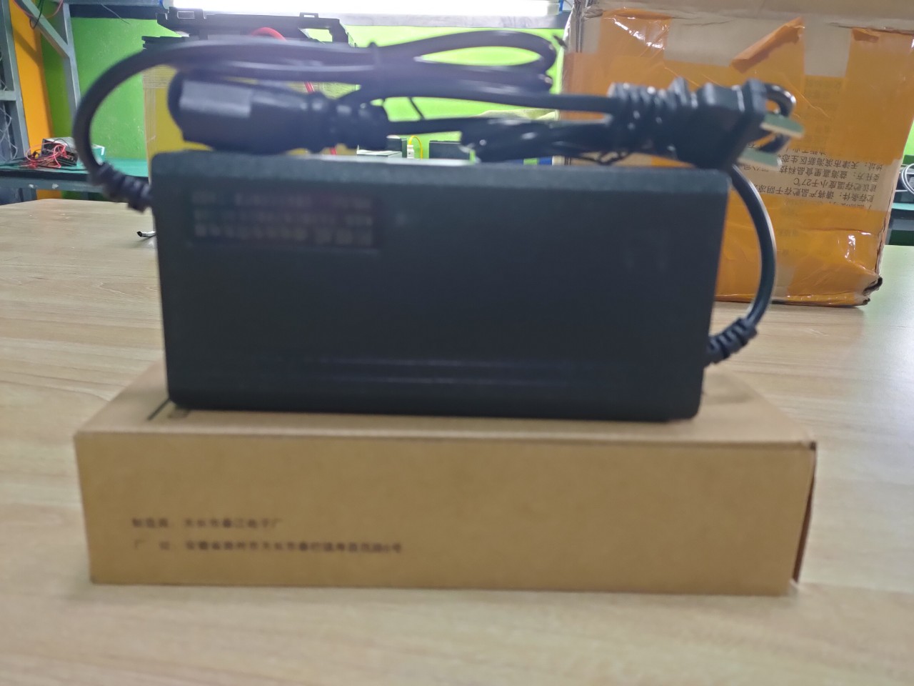 Bộ sạc pin Lithium 42V5A ( Cho hệ 36V 10 cell 3.7V pin Lipo)