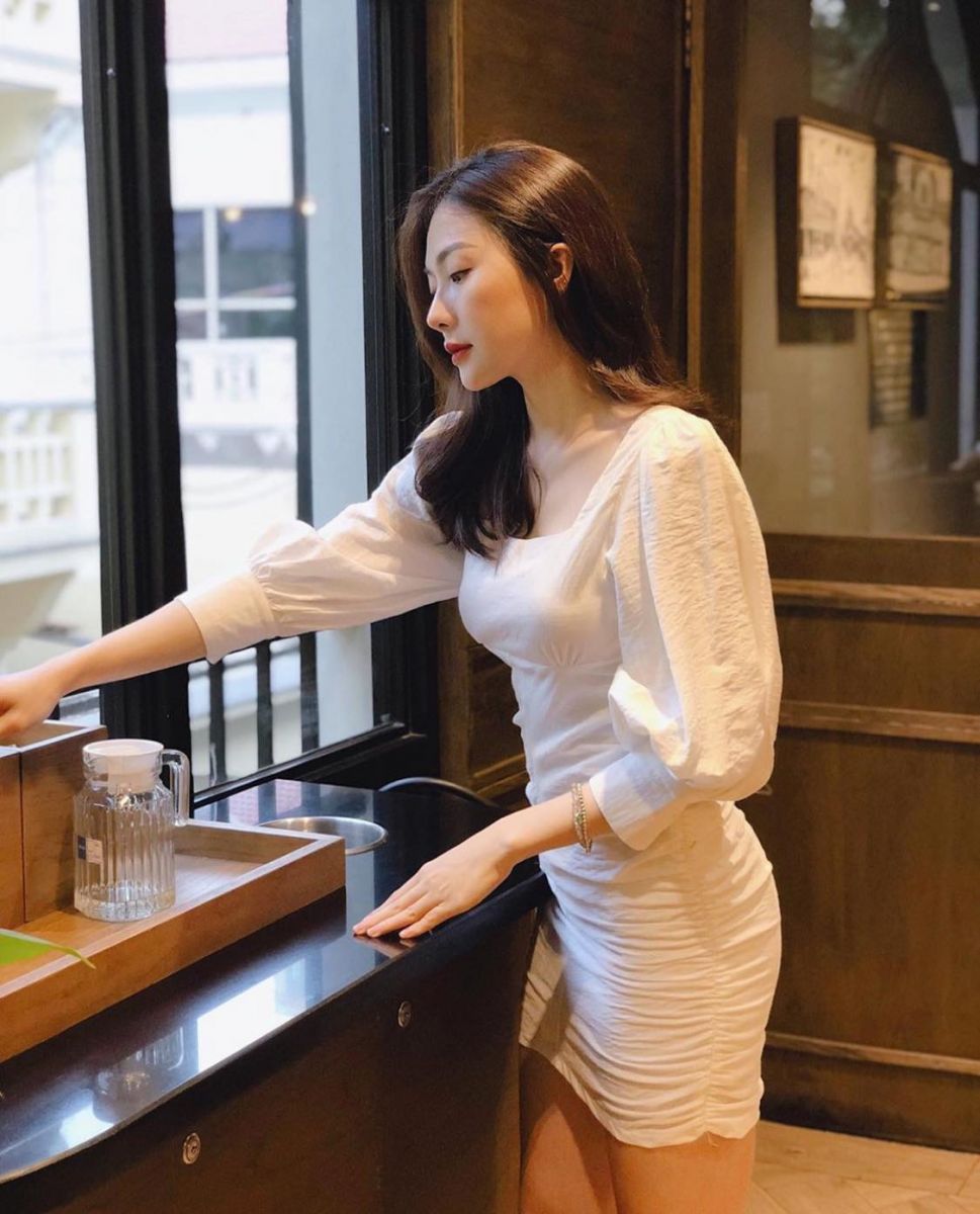 [HCM]Đầm Cổ Vuông Tay Phồng Thân Nhún CHICO (TRẮNG)