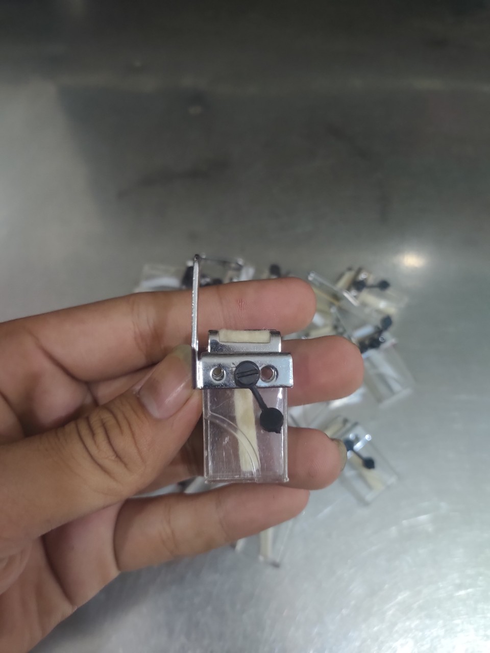 bình dầu máy vắt sổ siruba