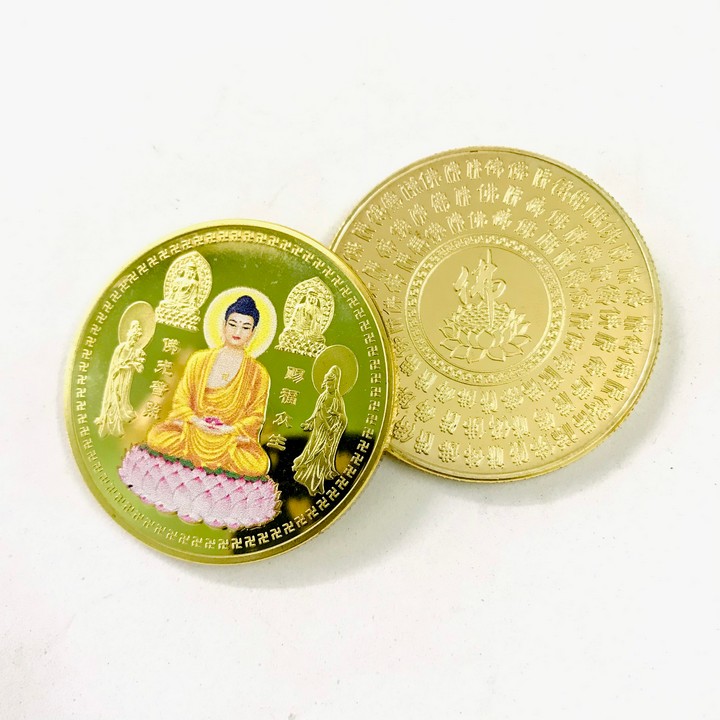 Xu phật a di đà và các vị bồ tát in màu màu niken mạ vàng đường kính 4cm- sp005271
