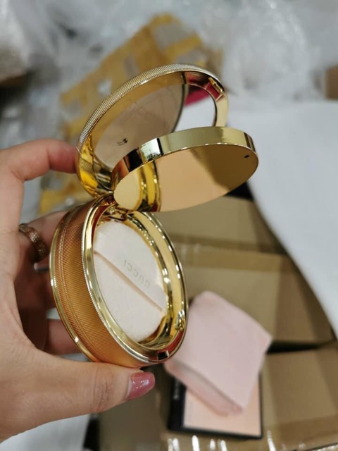 Phấn Phủ Gucci Poudre 020100 Dạng Nén