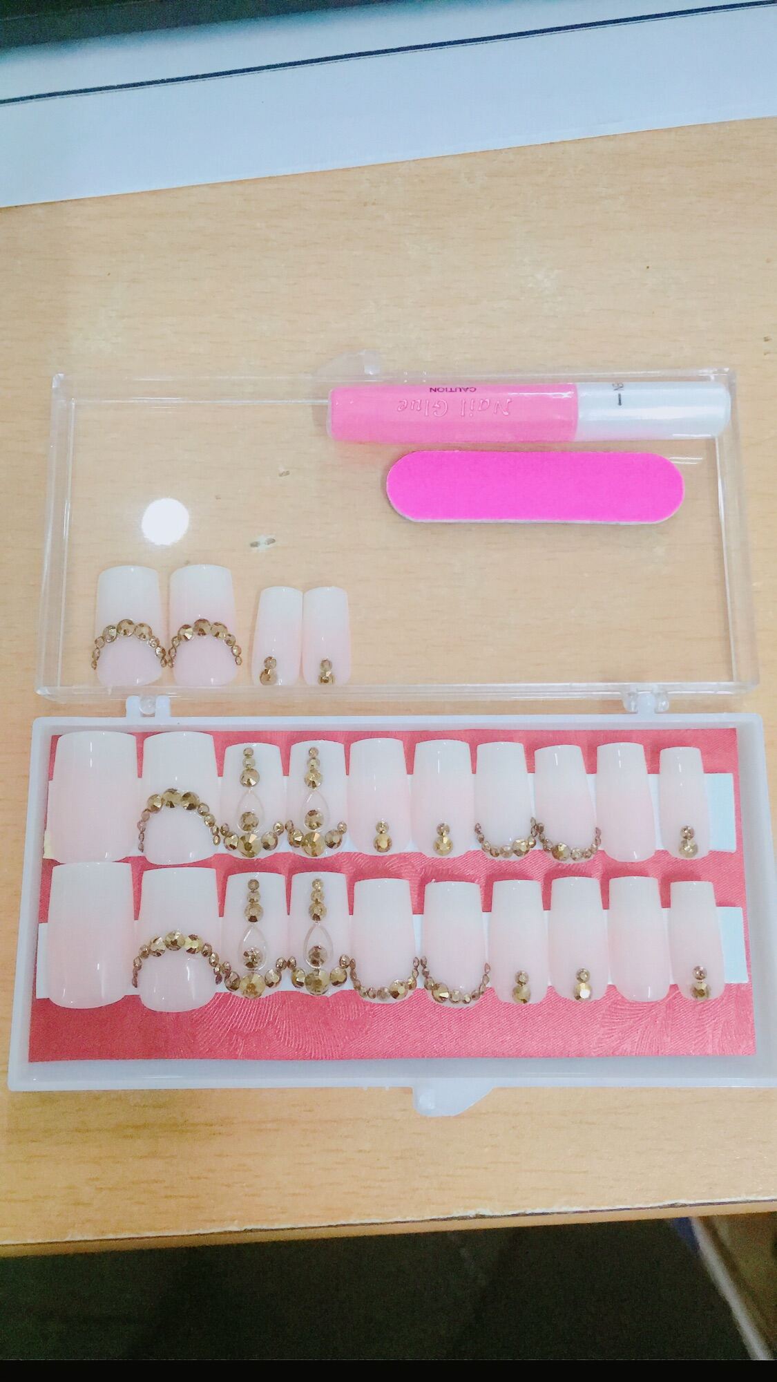 Móng tay giả- nail thiết kế(24 móng đủ size kèm 2 loại keo và dũa)