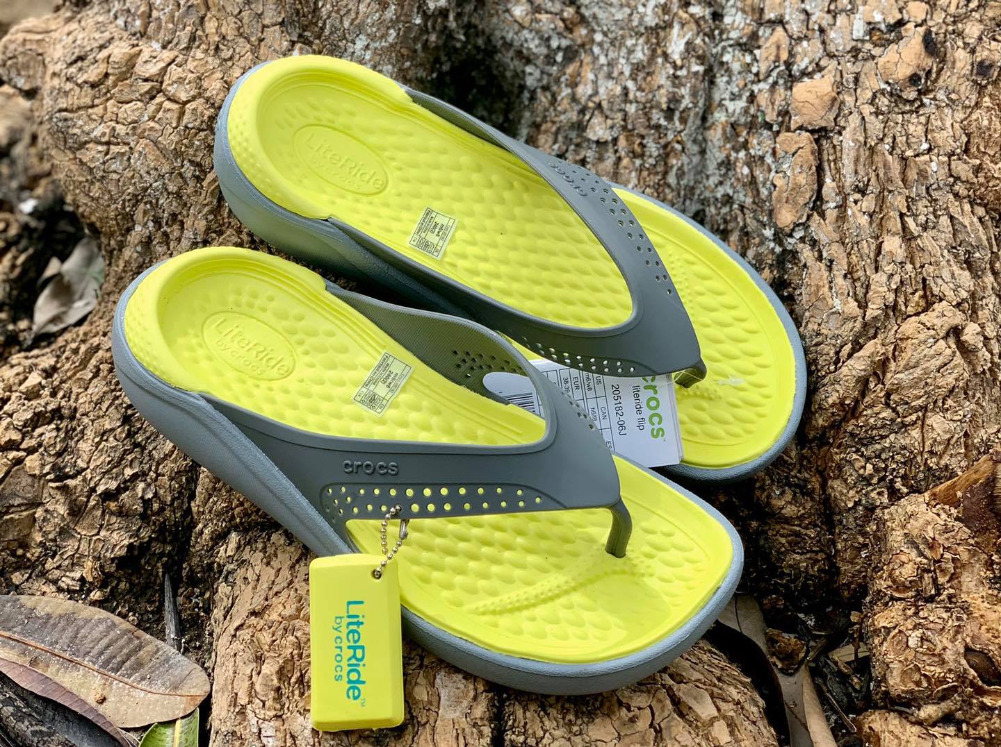 Dép xỏ ngón Crocs LiteRide siêu êm (Xám/Vàng)