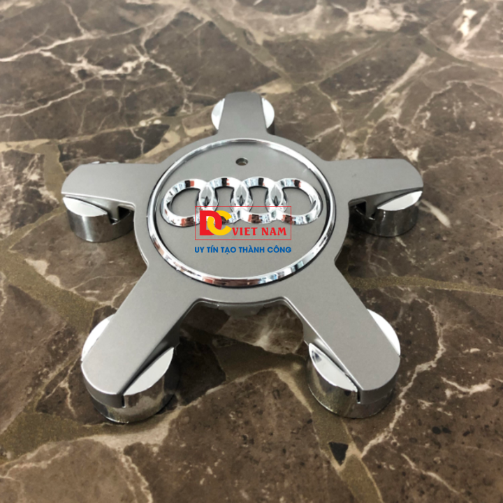 1 chiếc logo chụp mâm, lazang bánh xe ô tô, xe hơi Au.di đường kính 135mm A6Q5135 ( Màu Xám)